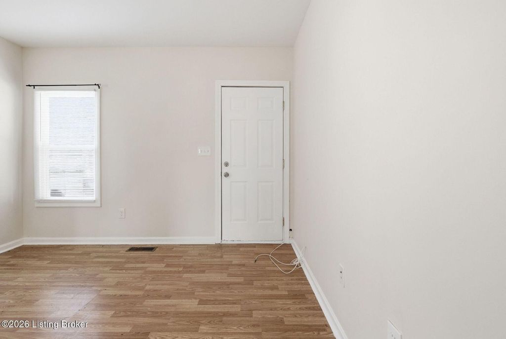 Photo of 662 S Barbee Way, Louisville, KY 40217 (MLS # 1717049)