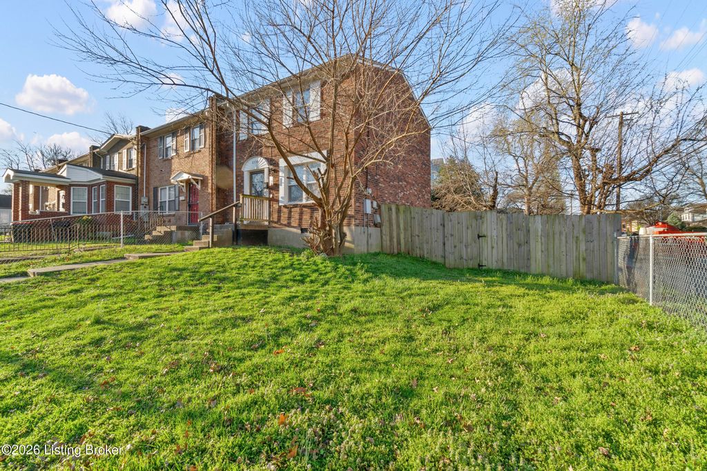 Photo of 2550 St Xavier St, Louisville, KY 40212 (MLS # 1711490)