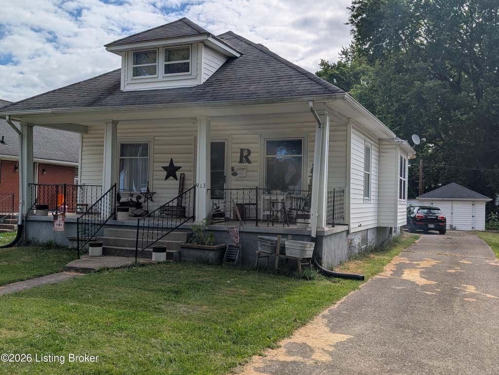 Photo of 913 7th St, Carrollton, KY 41008 (MLS # 1720521)