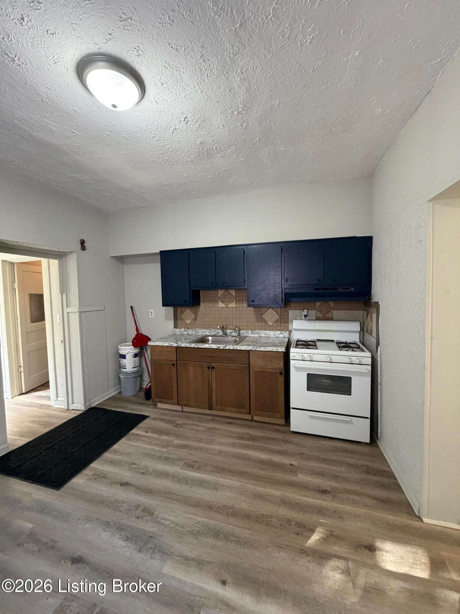 3224 Kirby Ave