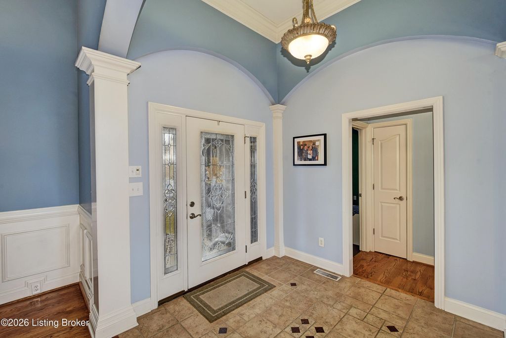 Photo of 7910 Wooded Ridge Dr, Louisville, KY 40214 (MLS # 1709537)