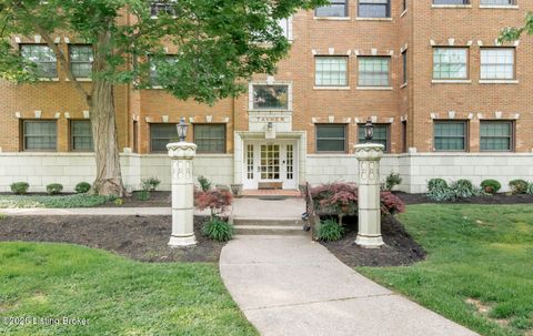 Photo of 2082 Douglass Blvd #APT 17, Louisville, KY 40205 (MLS # 1714677)