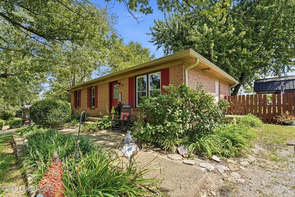 Photo of 3296 Lake Jericho Rd, Smithfield, KY 40068 (MLS # 1730156)