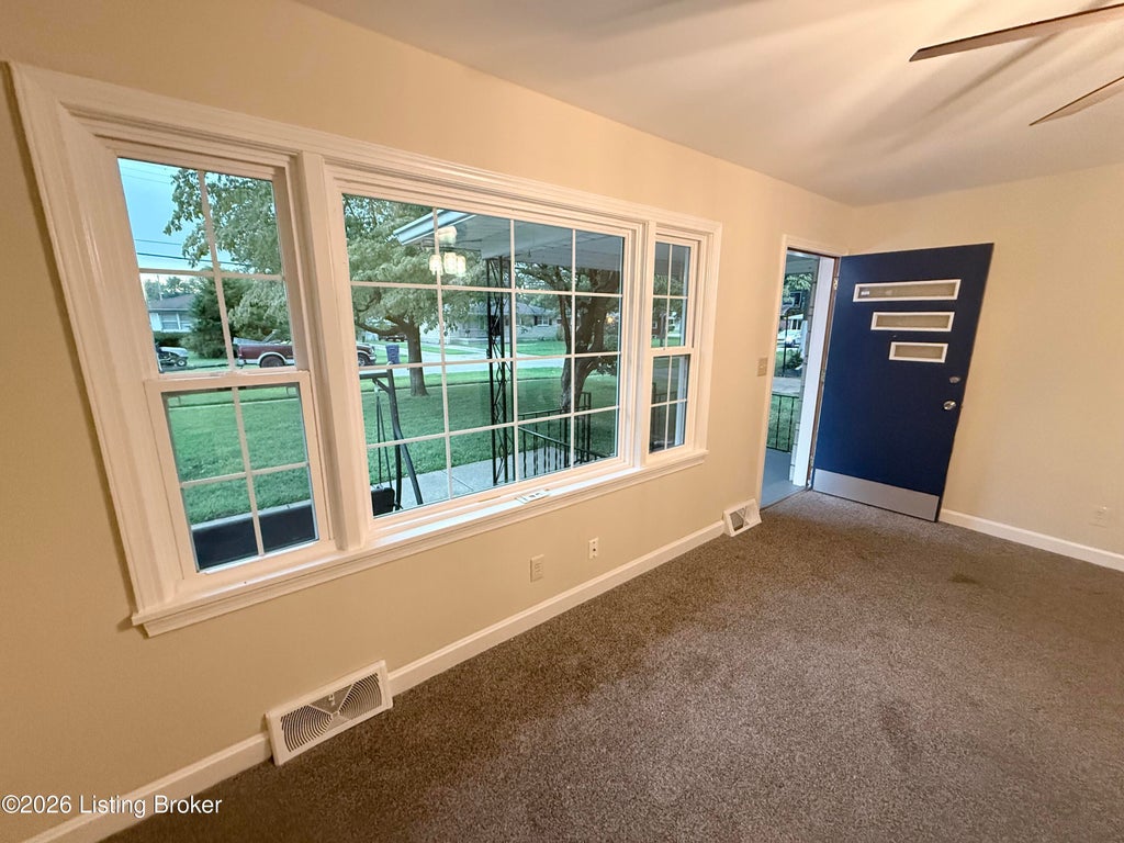 Photo of 2323 Ecton Ln, Louisville, KY 40216 (MLS # 1726189)