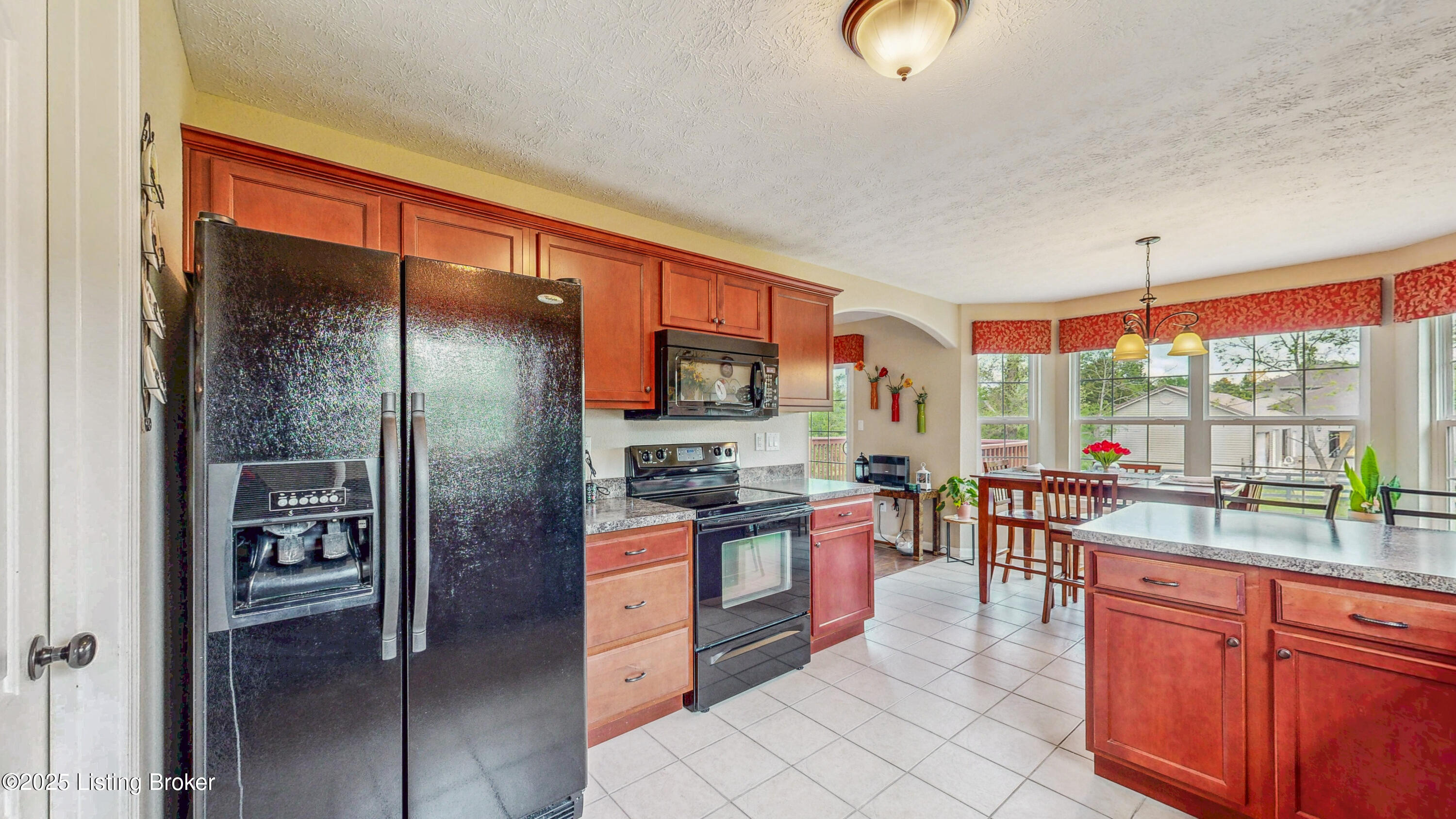 9702 Pebble Ct, Louisville, Pennsylvania image 10