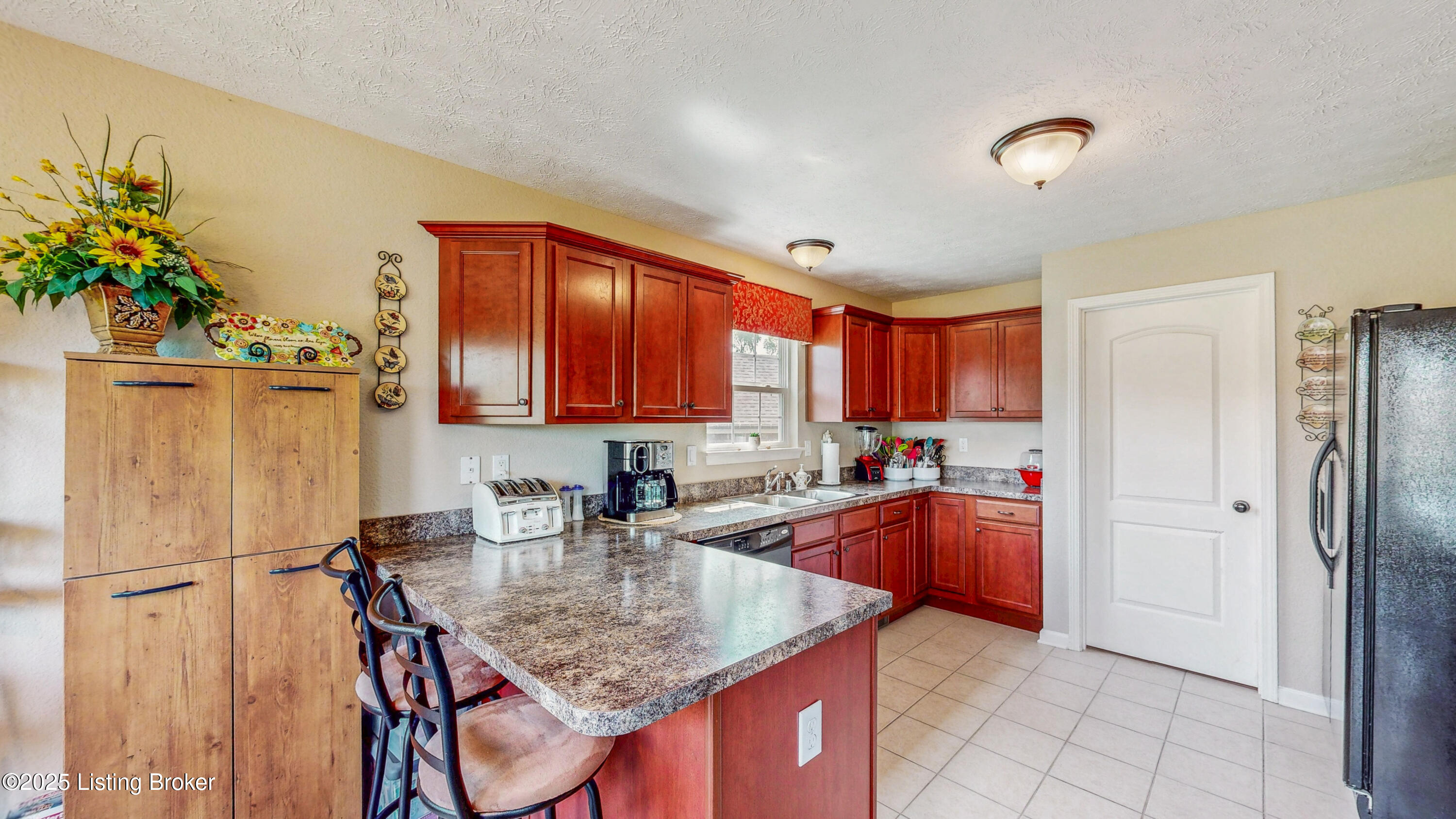 9702 Pebble Ct, Louisville, Pennsylvania image 9