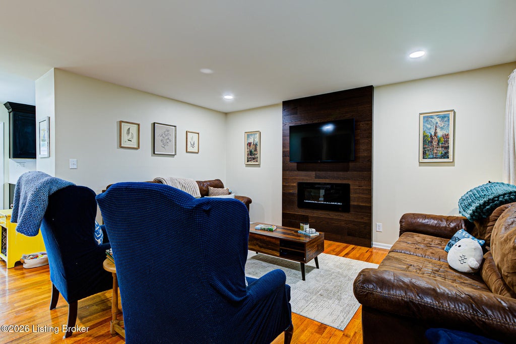 Photo of 3017 Nepperhan Rd, Louisville, KY 40220 (MLS # 1729542)