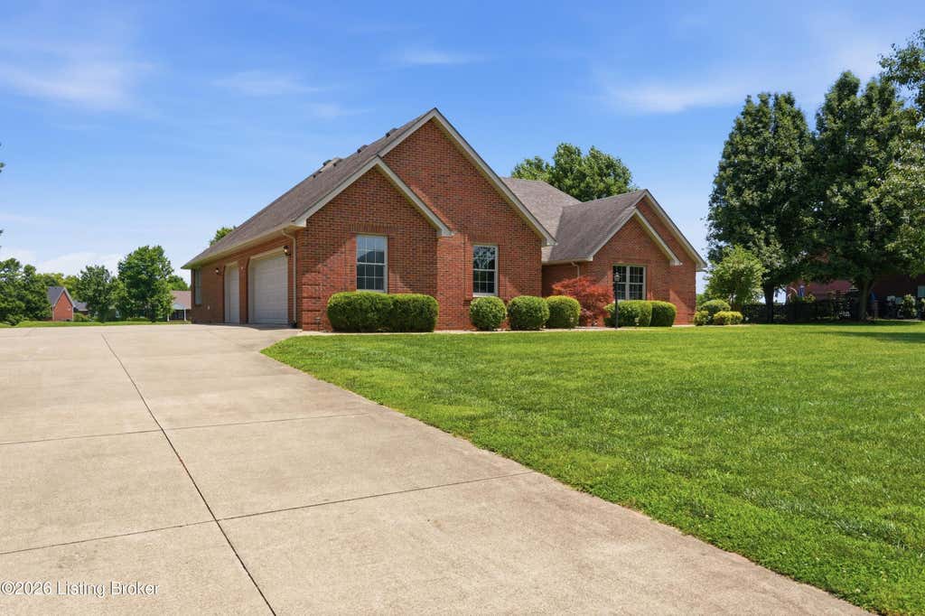 Photo of 105 Bethany Ct, Bardstown, KY 40004 (MLS # 1722013)