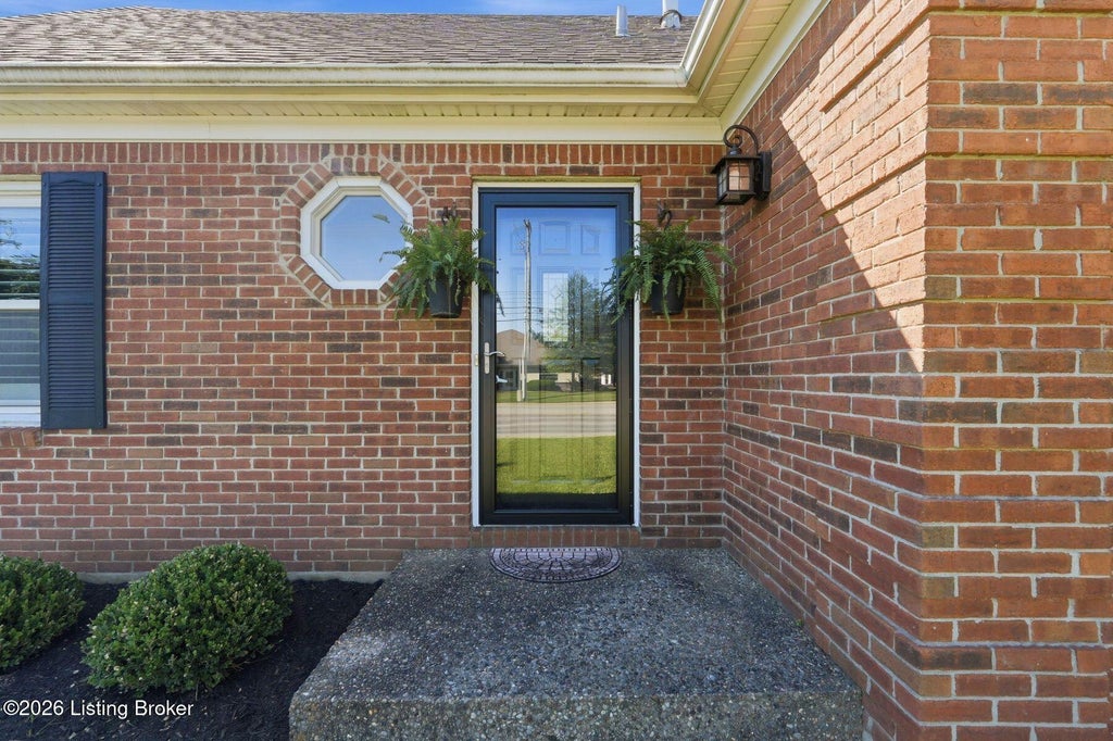 Photo of 4246 Westport Rd, Louisville, KY 40207 (MLS # 1719604)