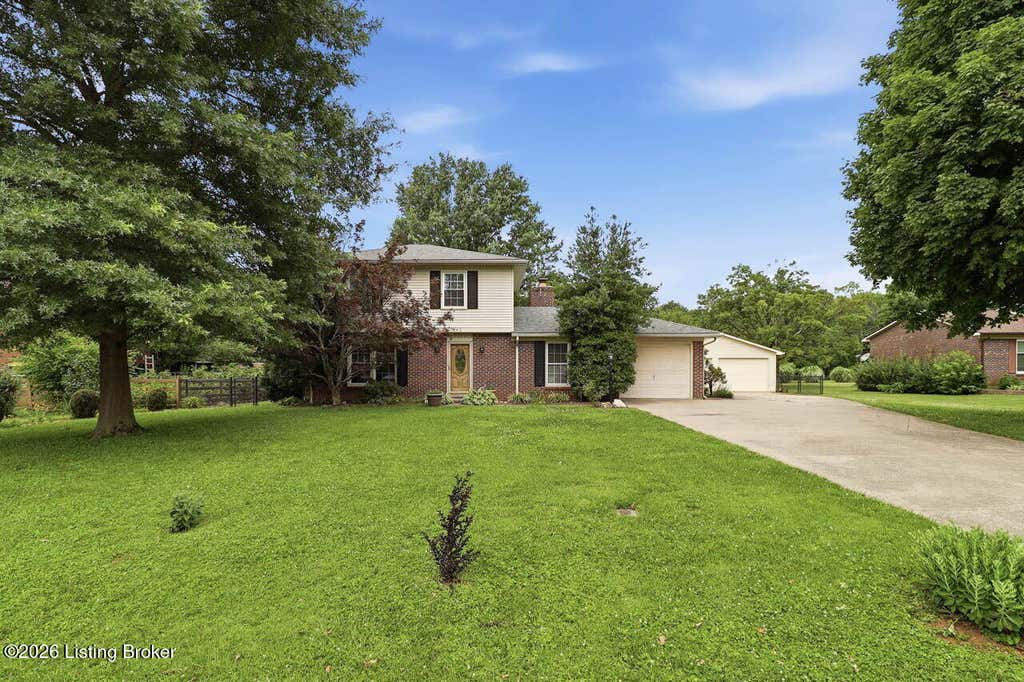 Photo of 140 Raisor Ave, Bardstown, KY 40004 (MLS # 1721775)