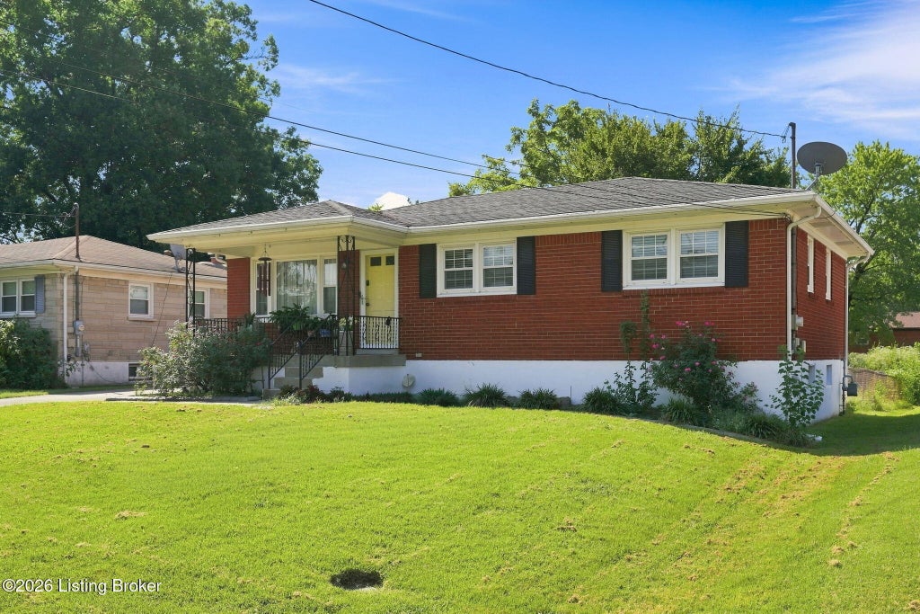 Photo of 3510 Pineland Dr, Louisville, KY 40219 (MLS # 1728182)