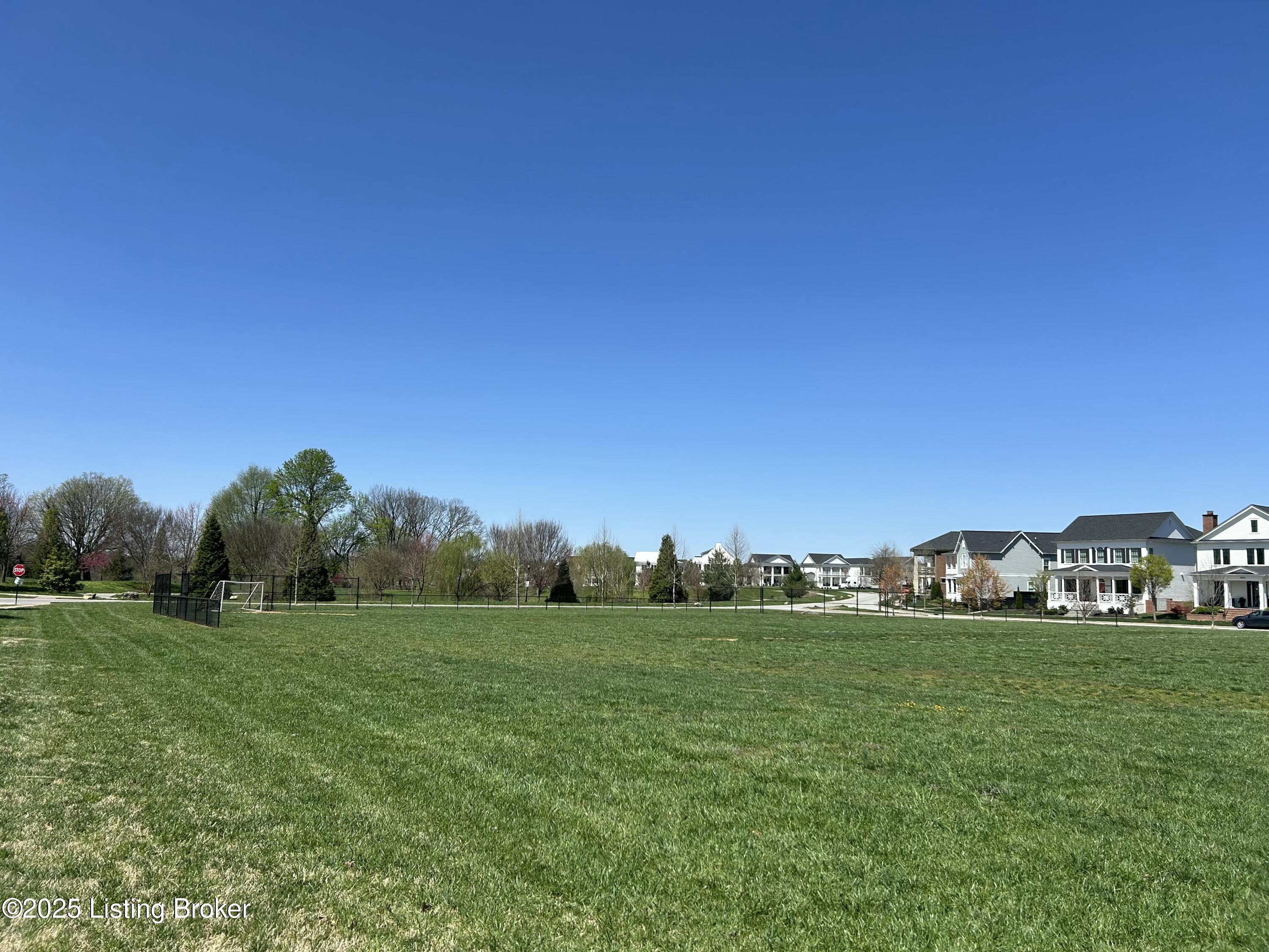 11008 Kings Crown Dr, Prospect, Kentucky image 3