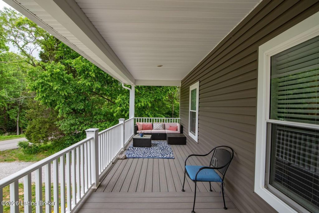 Photo of 33 Beach Cove Ct, Brandenburg, KY 40108 (MLS # 1716564)