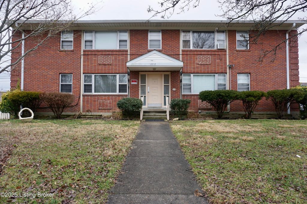 Photo of 2212 Gerald Ct, Louisville, KY 40218 (MLS # 1704998)