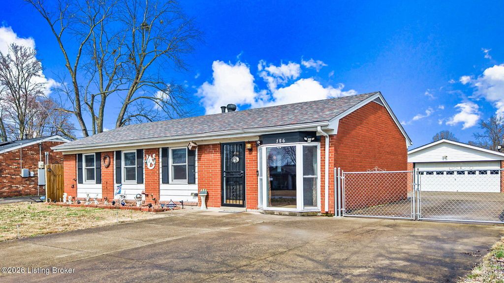 Photo of 186 Starlite Dr, Louisville, KY 40229 (MLS # 1712508)