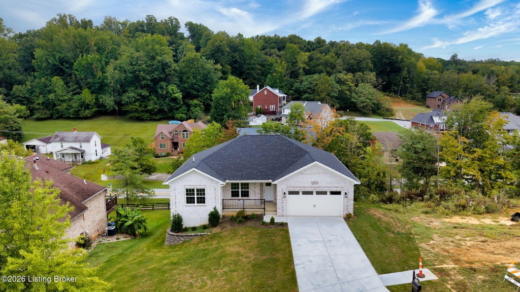 Photo of 4406 Stone Wynde Dr, Louisville, KY 40272 (MLS # 1730180)