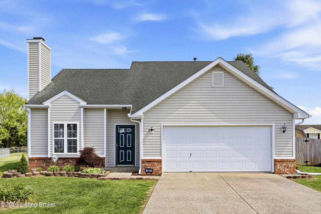 Photo of 429 Tyler Pkwy, Shepherdsville, KY 40165 (MLS # 1717444)