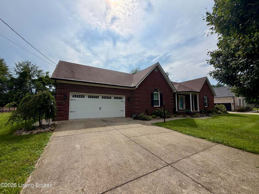 Photo of 2025 Shannon Dr, Bardstown, KY 40004 (MLS # 1722558)