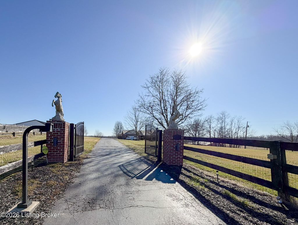 Photo of 700 Cedarmore Rd, Bagdad, KY 40003 (MLS # 1710304)
