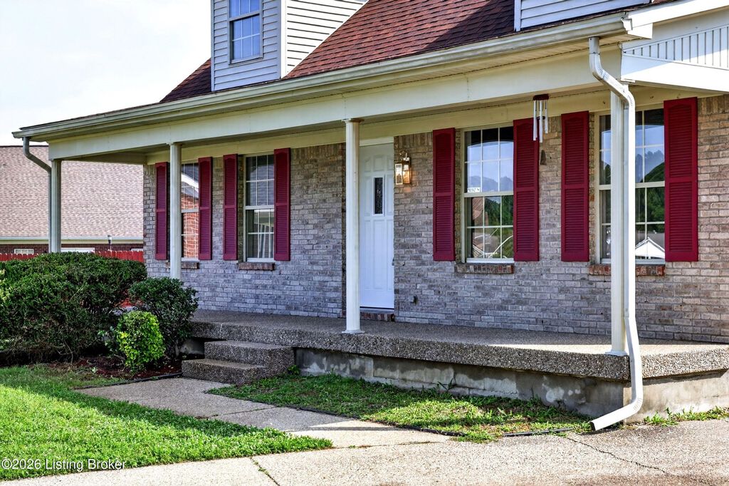 Photo of 4609 Slate Run Ct, Louisville, KY 40229 (MLS # 1723003)