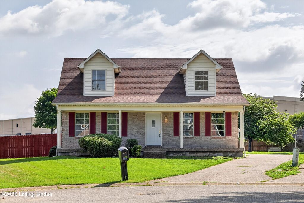 Photo of 4609 Slate Run Ct, Louisville, KY 40229 (MLS # 1723003)