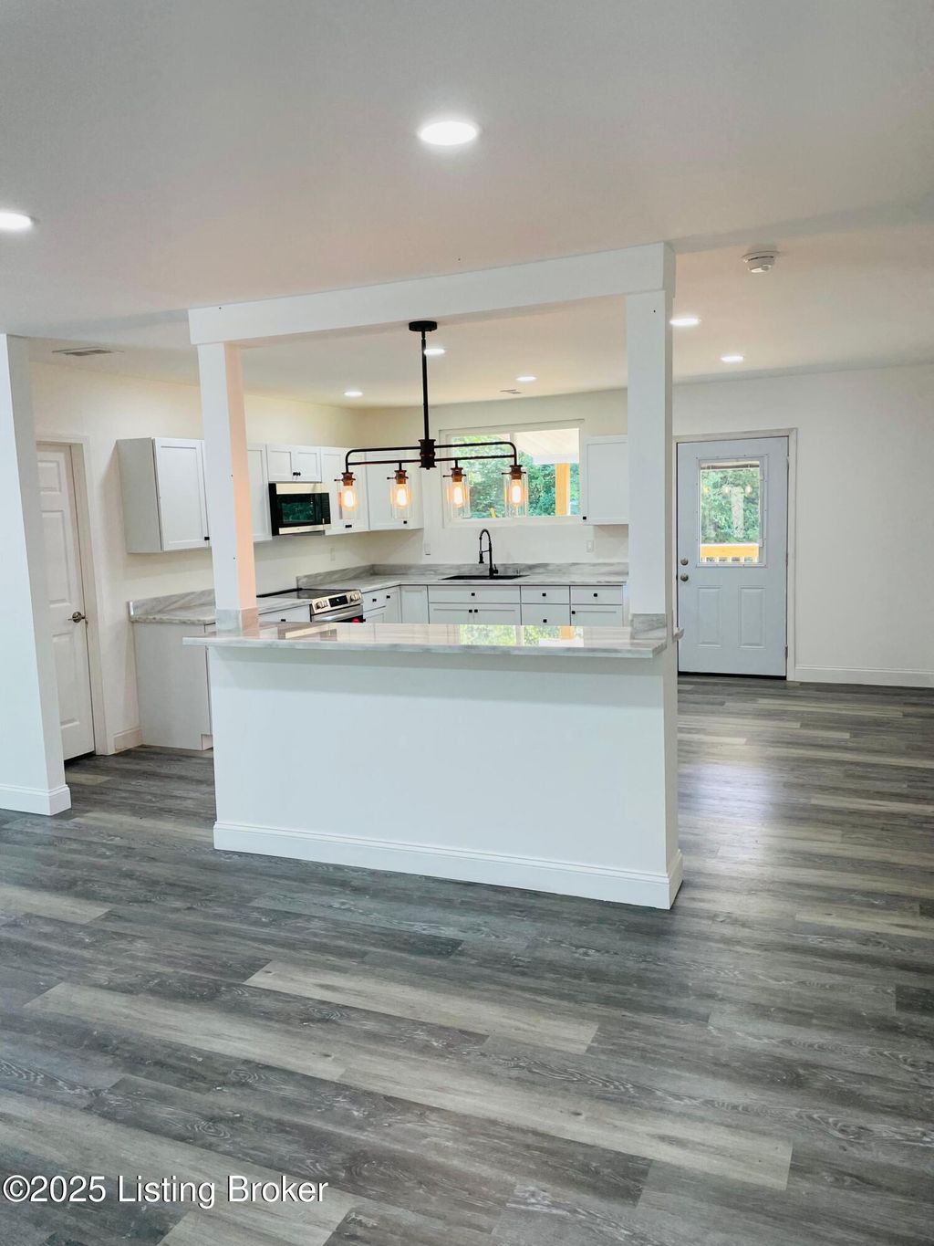 Photo of 263 Fawn Hill Loop, Leitchfield, KY 42754 (MLS # 1717341)