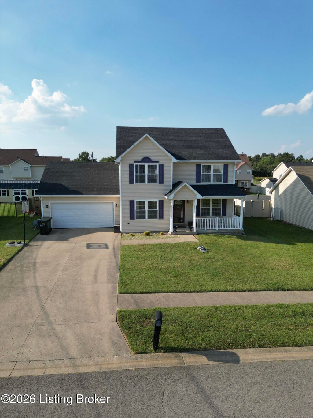 Photo of 127 Longsdale Ct, Radcliff, KY 40160 (MLS # 1729733)