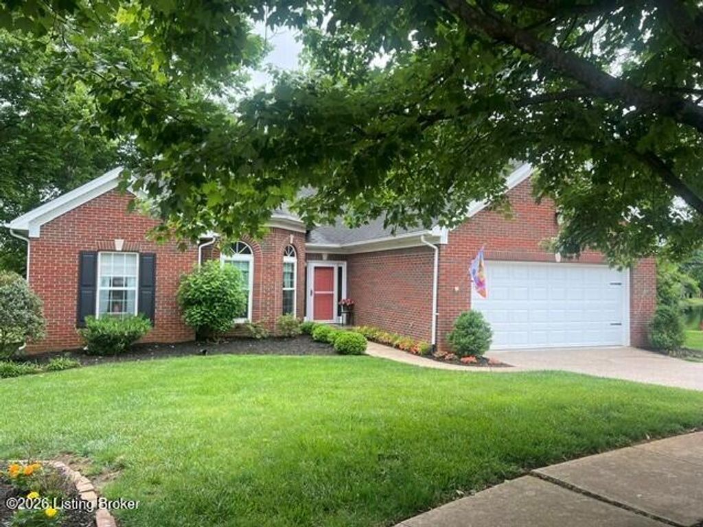 Photo of 1408 Wellington Club Ct, Louisville, KY 40245 (MLS # 1718149)