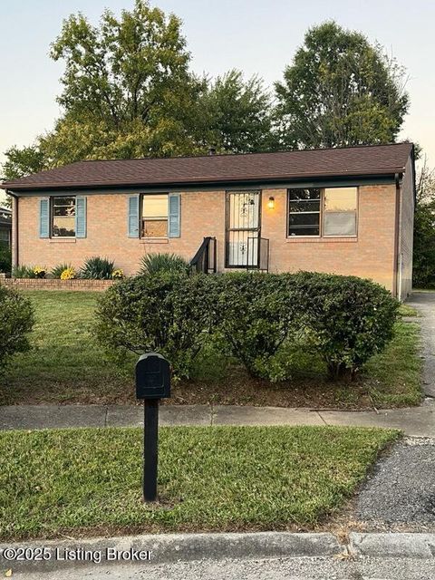 Photo of 4917 Tubman Ct, Louisville, KY 40218 (MLS # 1701241)