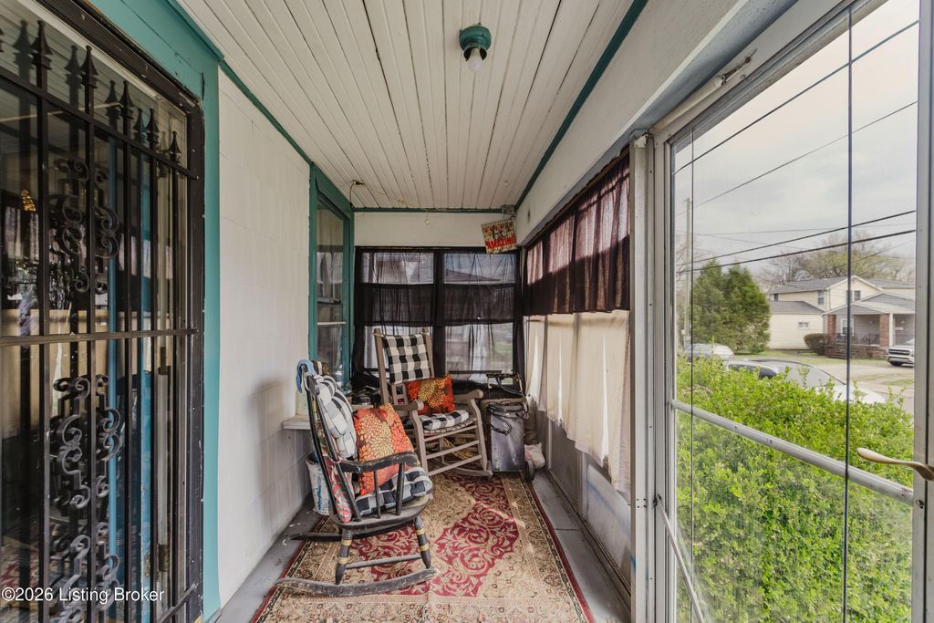 Photo of 619 Rawlings St, Louisville, KY 40217 (MLS # 1711658)