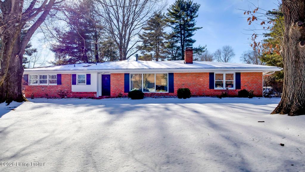 Photo of 2706 Lime Kiln Ln, Louisville, KY 40222 (MLS # 1709721)