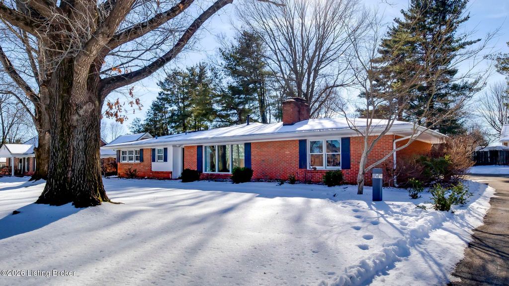 Photo of 2706 Lime Kiln Ln, Louisville, KY 40222 (MLS # 1709721)