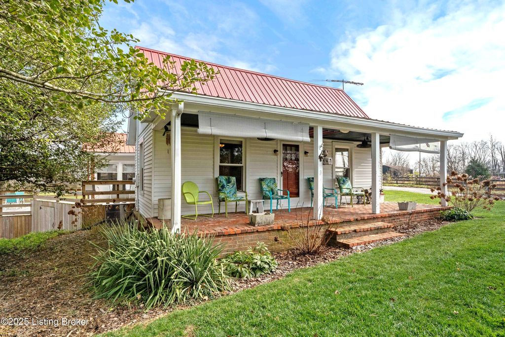 Photo of 919 Gilliland Rd, Louisville, KY 40245 (MLS # 1706618)