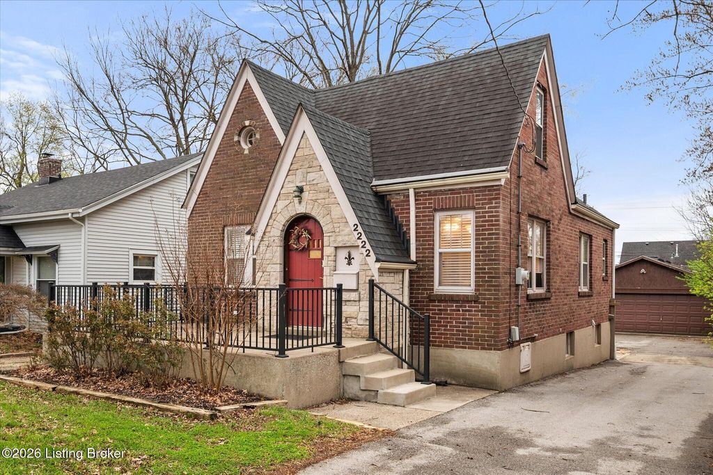 Photo of 2222 Hawthorne Ave, Louisville, KY 40205 (MLS # 1712325)