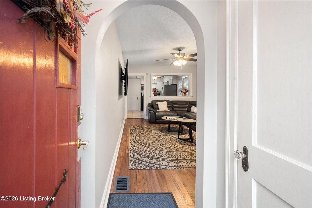 Photo of 2222 Hawthorne Ave, Louisville, KY 40205 (MLS # 1712325)