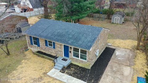 Photo of 4614 Glenna Way, Louisville, KY 40219 (MLS # 1706451)