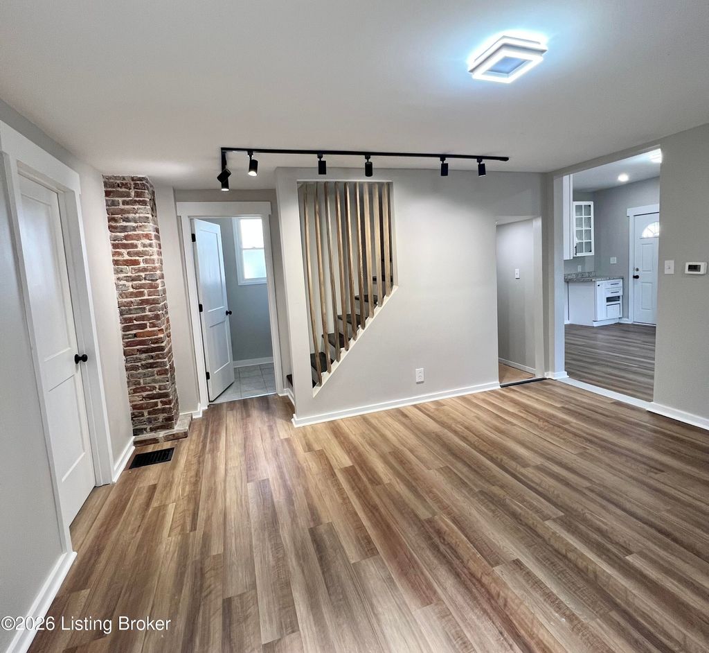 Photo of 2015 Fort St, Louisville, KY 40217 (MLS # 1718858)