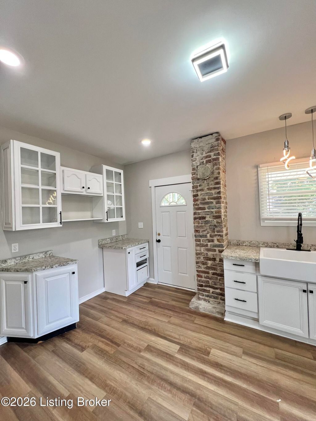Photo of 2015 Fort St, Louisville, KY 40217 (MLS # 1718858)