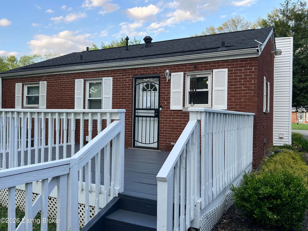 Photo of 5126 Frey Dr, Louisville, KY 40219 (MLS # 1714856)