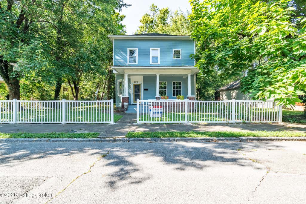Photo of 2210 W Burnett Ave, Louisville, KY 40210 (MLS # 1725316)