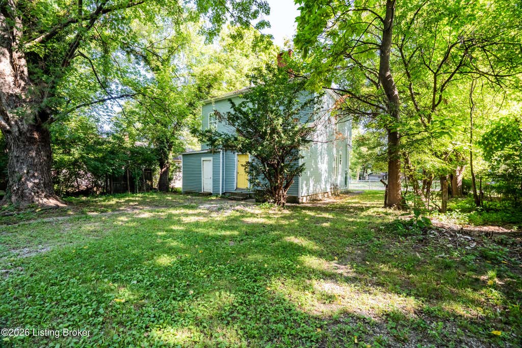 Photo of 2210 W Burnett Ave, Louisville, KY 40210 (MLS # 1725316)