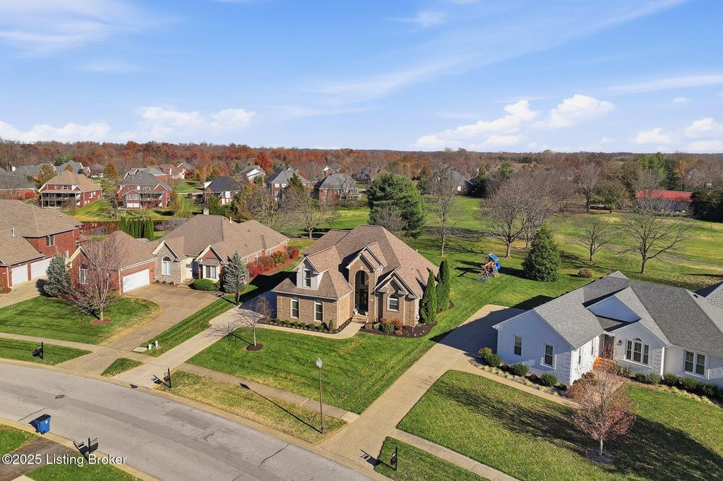 Photo of 10714 Worthington Ln, Prospect, KY 40059 (MLS # 1703828)