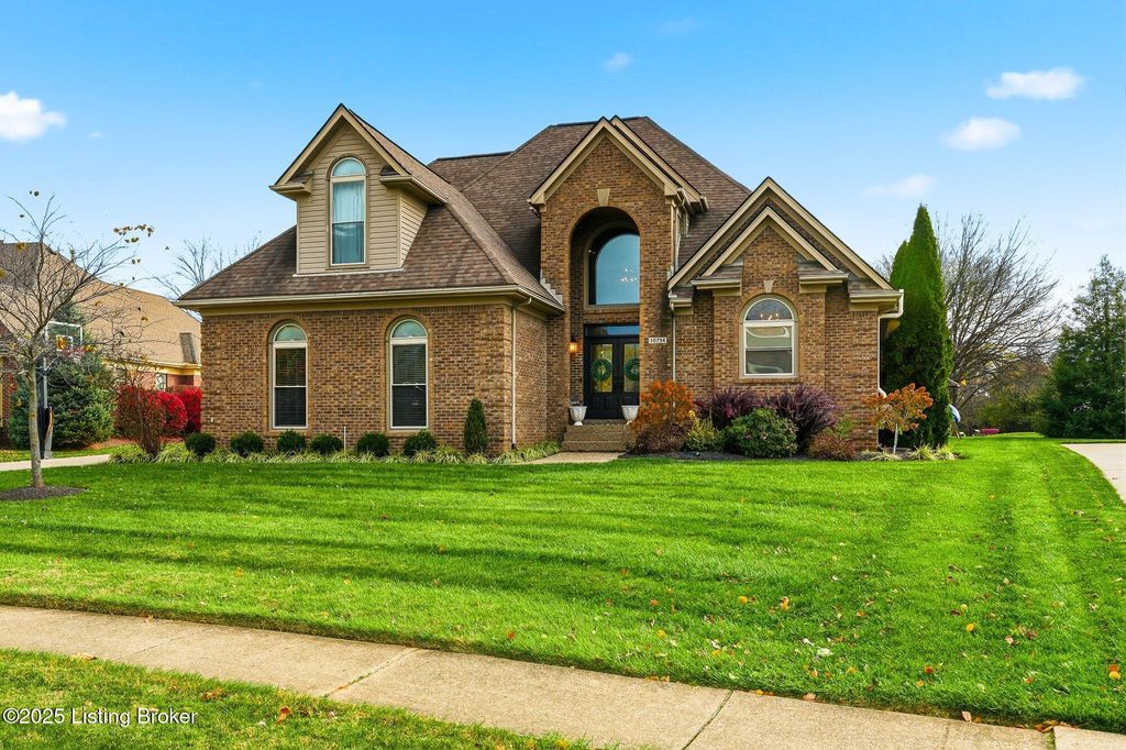 Photo of 10714 Worthington Ln, Prospect, KY 40059 (MLS # 1703828)