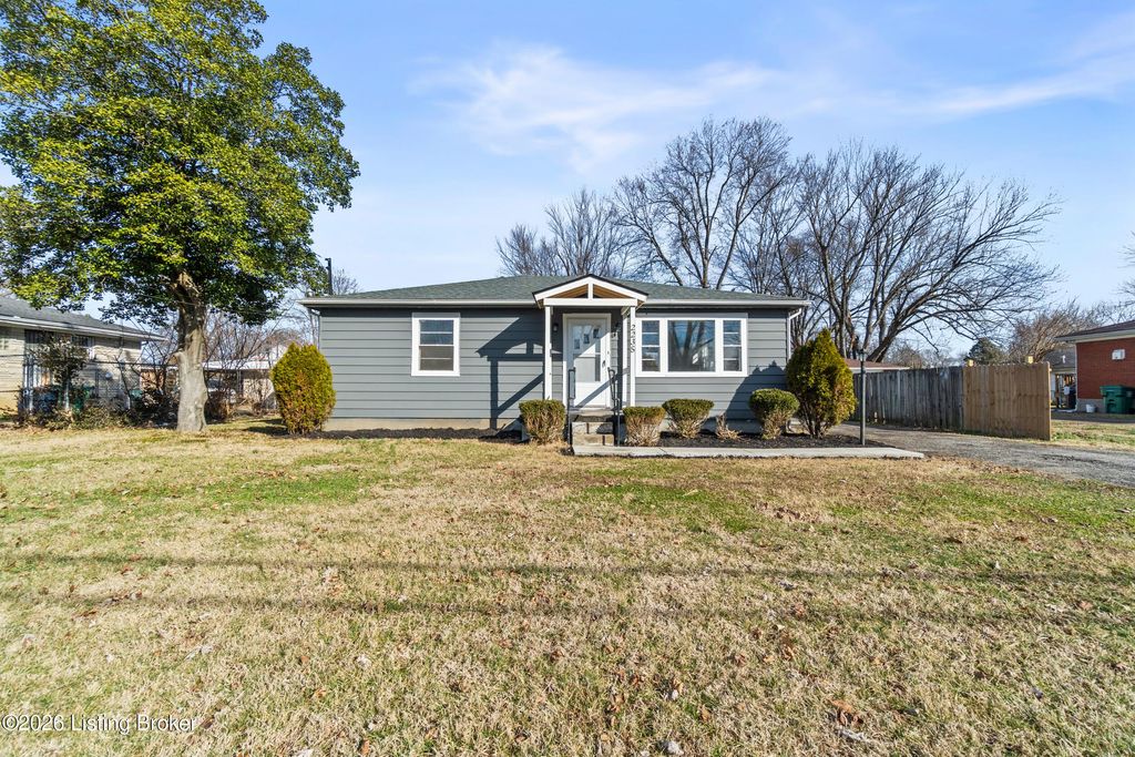 Photo of 2235 Peaslee Rd, Louisville, KY 40216 (MLS # 1708005)