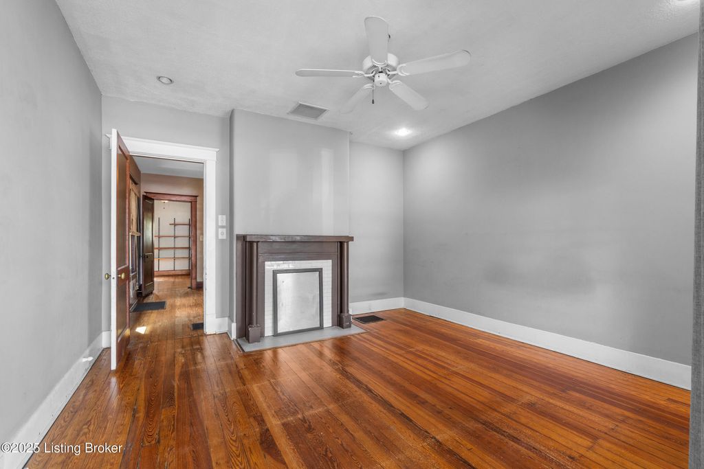 Photo of 1008 S Shelby St, Louisville, KY 40203 (MLS # 1708258)