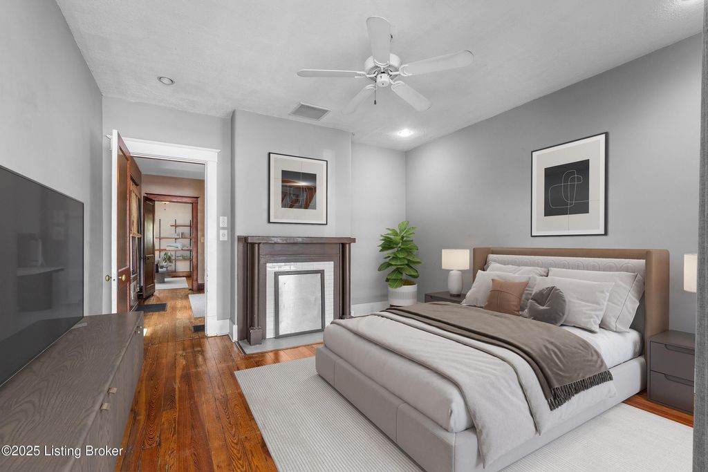 Photo of 1008 S Shelby St, Louisville, KY 40203 (MLS # 1708258)