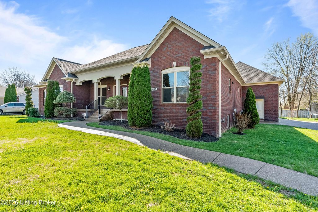 Photo of 8119 Avanti Way, Louisville, KY 40291 (MLS # 1719315)