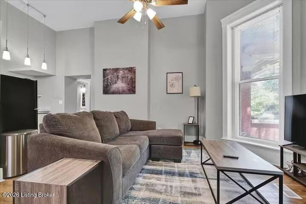 Photo of 1156 S Brook St, Louisville, KY 40203 (MLS # 1711030)