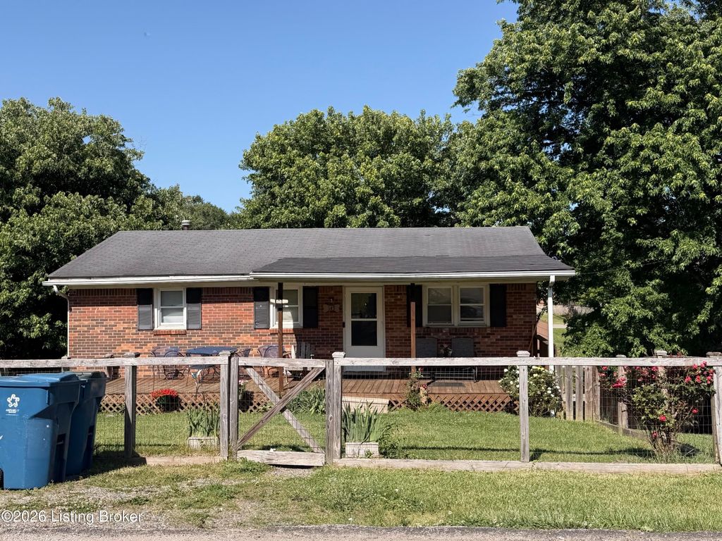 Photo of 143 Alto St, Shelbyville, KY 40065 (MLS # 1717337)