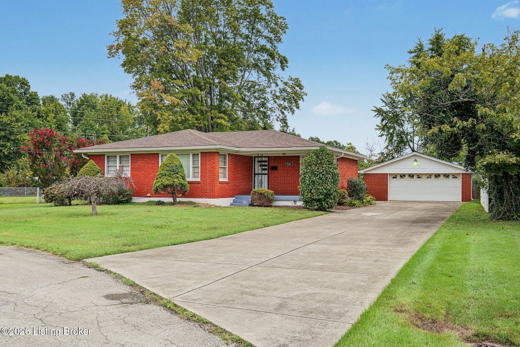 Photo of 5707 Undine Dr, Louisville, KY 40216 (MLS # 1730333)